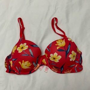 PINK lightly lined t-shirt bra
